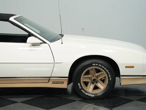Used 1988 Chevrolet Camaro LT image 27