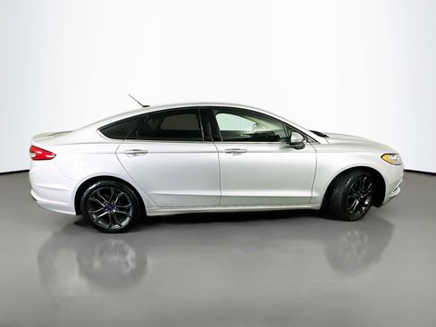 Used 2018 Ford Fusion SE w/ Equipment Group 201A image 8