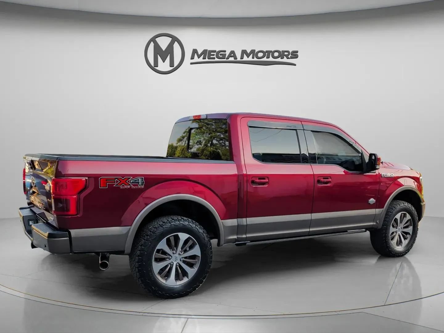 Used 2018 Ford F150 King Ranch w/ Equipment Group 601A Luxury AWD/4WD image 8