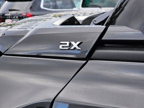 New 2024 GMC Hummer EV 2X image 18