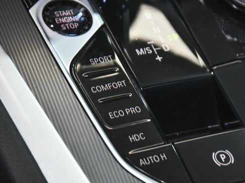 Used 2022 BMW X6 xDrive40i w/ Executive Package image 38