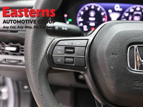 Used 2025 Honda Accord SE image 15