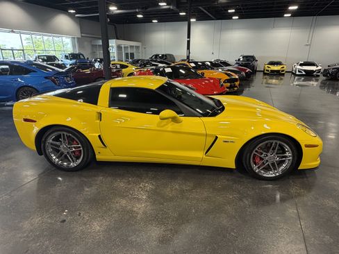 Used 2008 Chevrolet Corvette Z06 w/ Preferred Equipment Group RWD image 8