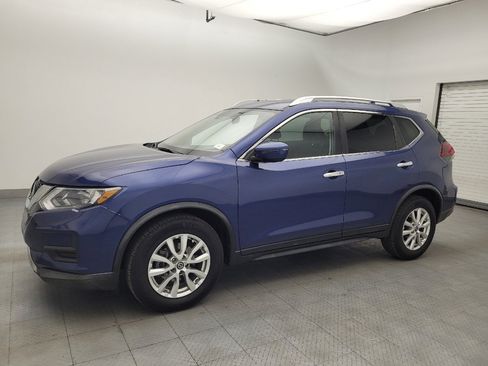 Used 2020 Nissan Rogue SV FWD image 2
