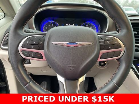 Certified 2017 Chrysler Pacifica Touring-L w/ Tire & Wheel Group image 17