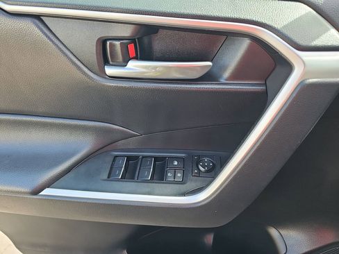Used 2023 Toyota RAV4 XLE FWD image 31