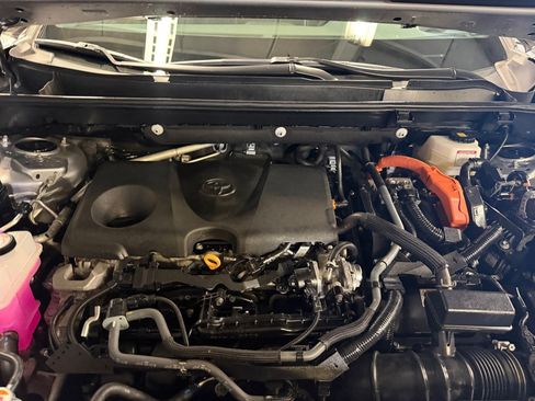 Used 2022 Toyota RAV4 XLE AWD/4WD image 20