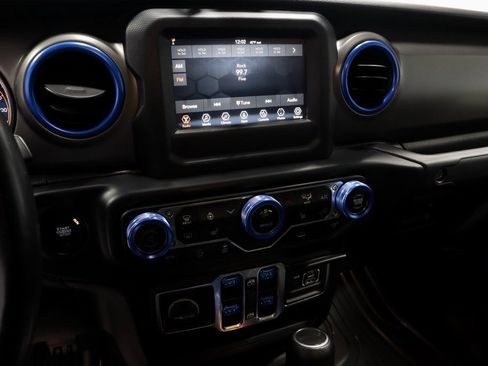 Used 2022 Jeep Gladiator Willys image 34