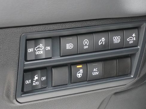 Used 2025 Toyota Tundra Platinum image 23