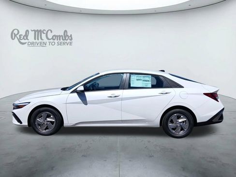 New 2026 Hyundai Elantra SE FWD image 2