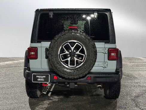 Used 2024 Jeep Wrangler Unlimited Rubicon w/ Capability Package image 4