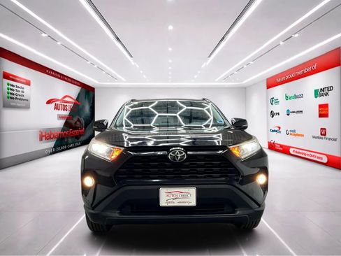 Used 2021 Toyota RAV4 XLE image 2