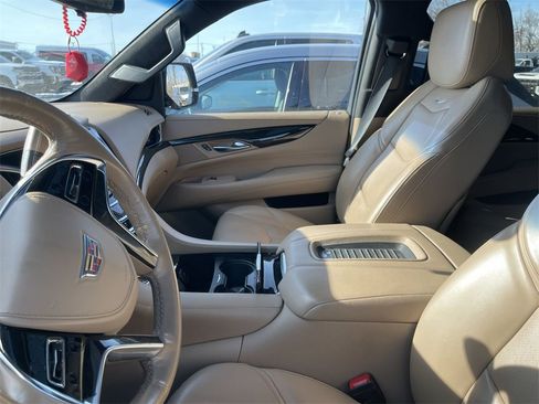 Used 2019 Cadillac Escalade ESV Platinum image 3
