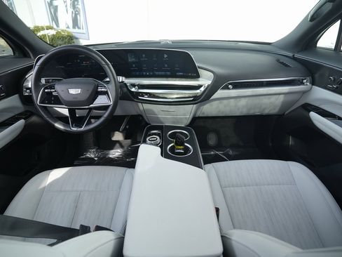 Used 2024 Cadillac Lyriq Luxury image 38