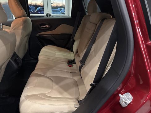 Used 2015 Jeep Cherokee Latitude image 29