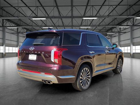 Used 2024 Hyundai Palisade Calligraphy image 4