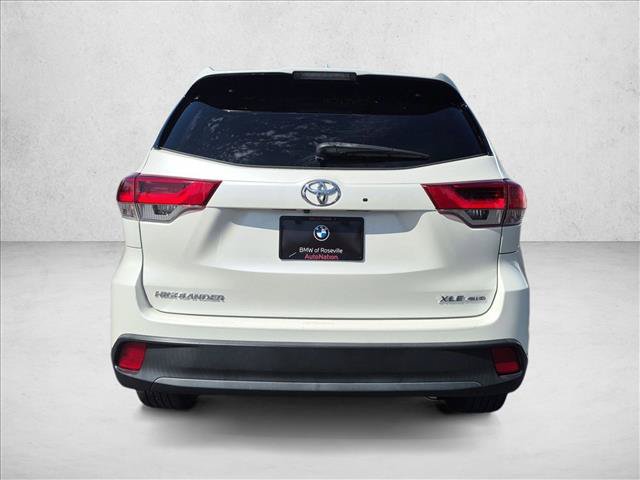 Used 2019 Toyota Highlander XLE AWD/4WD image 7