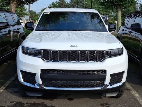 New 2025 Jeep Grand Cherokee L Laredo image 2