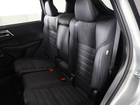 New 2026 Mitsubishi Outlander SE image 33