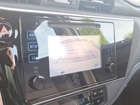 Used 2017 Toyota Corolla SE image 21