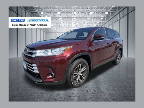 Used 2019 Toyota Highlander LE AWD/4WD image 1