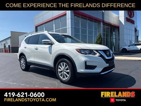 Used 2018 Nissan Rogue SV AWD/4WD image 1