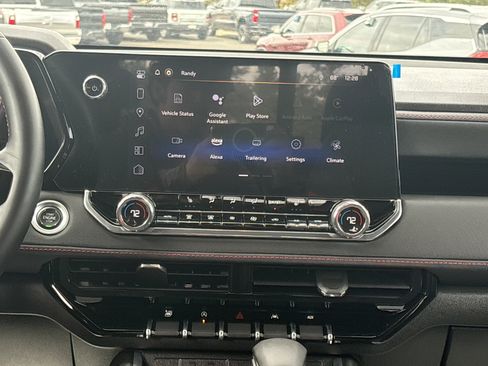 Certified 2024 Chevrolet Colorado Z71 w/ Z71 Convenience Package 2 image 25