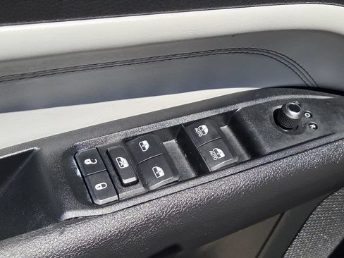 Used 2023 Jeep Compass Limited AWD/4WD image 23