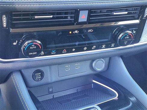 Used 2026 Nissan Rogue Platinum w/ Platinum Premium Package image 18