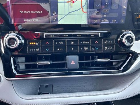 Used 2021 Toyota Highlander Platinum image 33