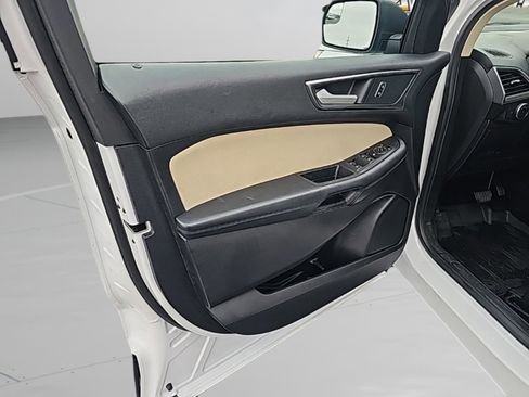 Used 2018 Ford Edge SE w/ Cargo Accessory Package image 17