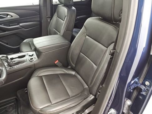 Used 2022 Chevrolet Traverse LT w/ LT Premium Package AWD/4WD image 14