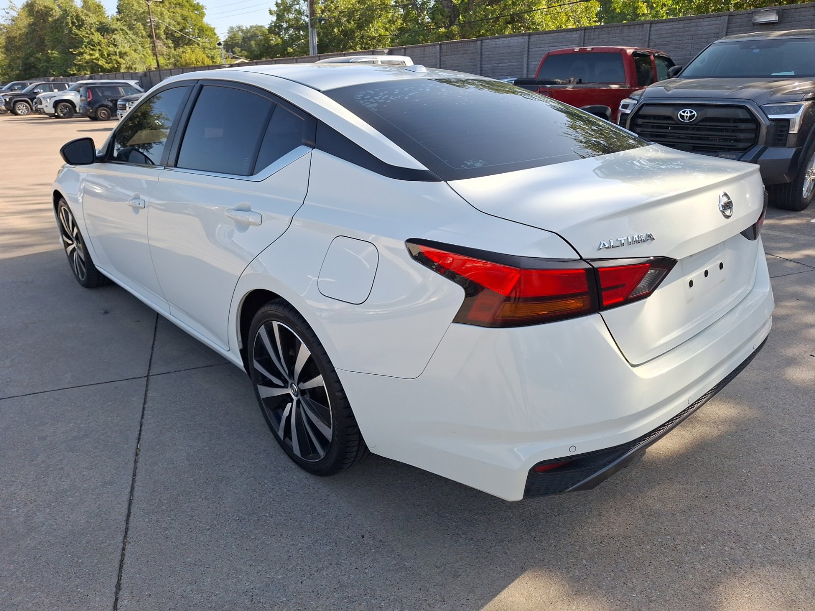 Used 2021 Nissan Altima 2.5 SR FWD image 4
