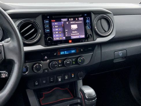 Used 2019 Toyota Tacoma TRD Pro AWD/4WD image 7