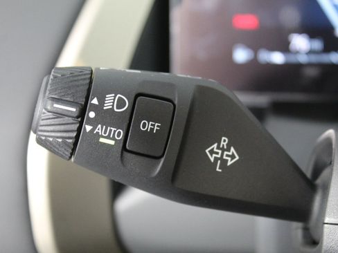 Used 2025 BMW X3 xDrive30i w/ Premium Package image 33