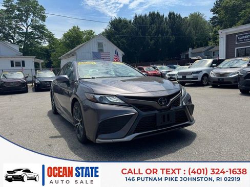 Used 2022 Toyota Camry XSE FWD image 7