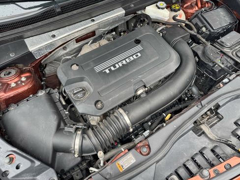 Used 2019 Cadillac XT4 Luxury w/ Cold Weather Package image 39