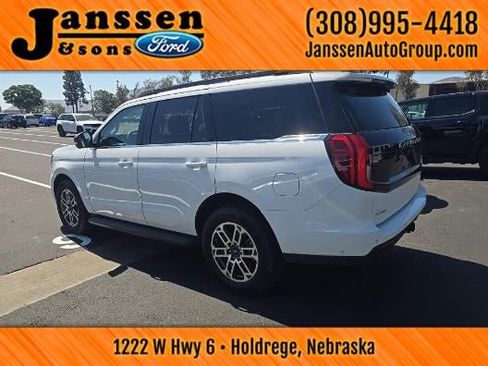 Used 2025 Ford Expedition Active AWD/4WD image 5