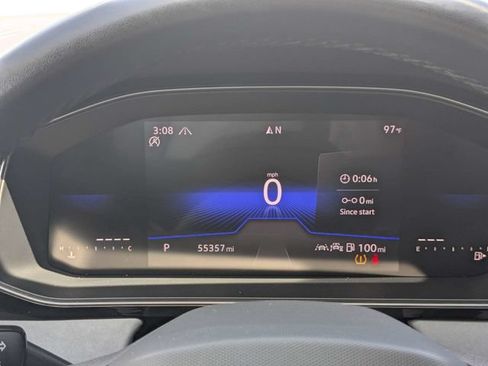 Used 2025 Volkswagen Jetta SE FWD image 29