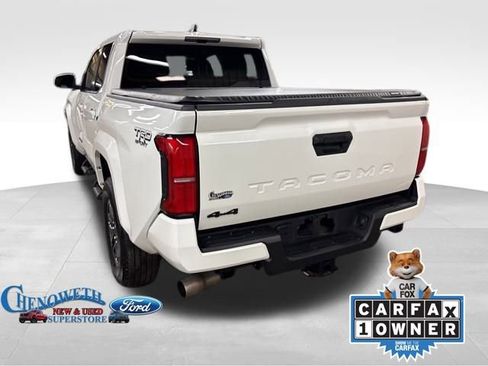 Used 2024 Toyota Tacoma TRD Sport image 5