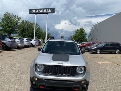Used 2015 Jeep Renegade Trailhawk w/ Premium Leather Group AWD/4WD image 2