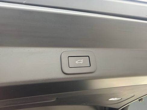 Used 2024 Land Rover Range Rover Sport Dynamic SE AWD/4WD image 25