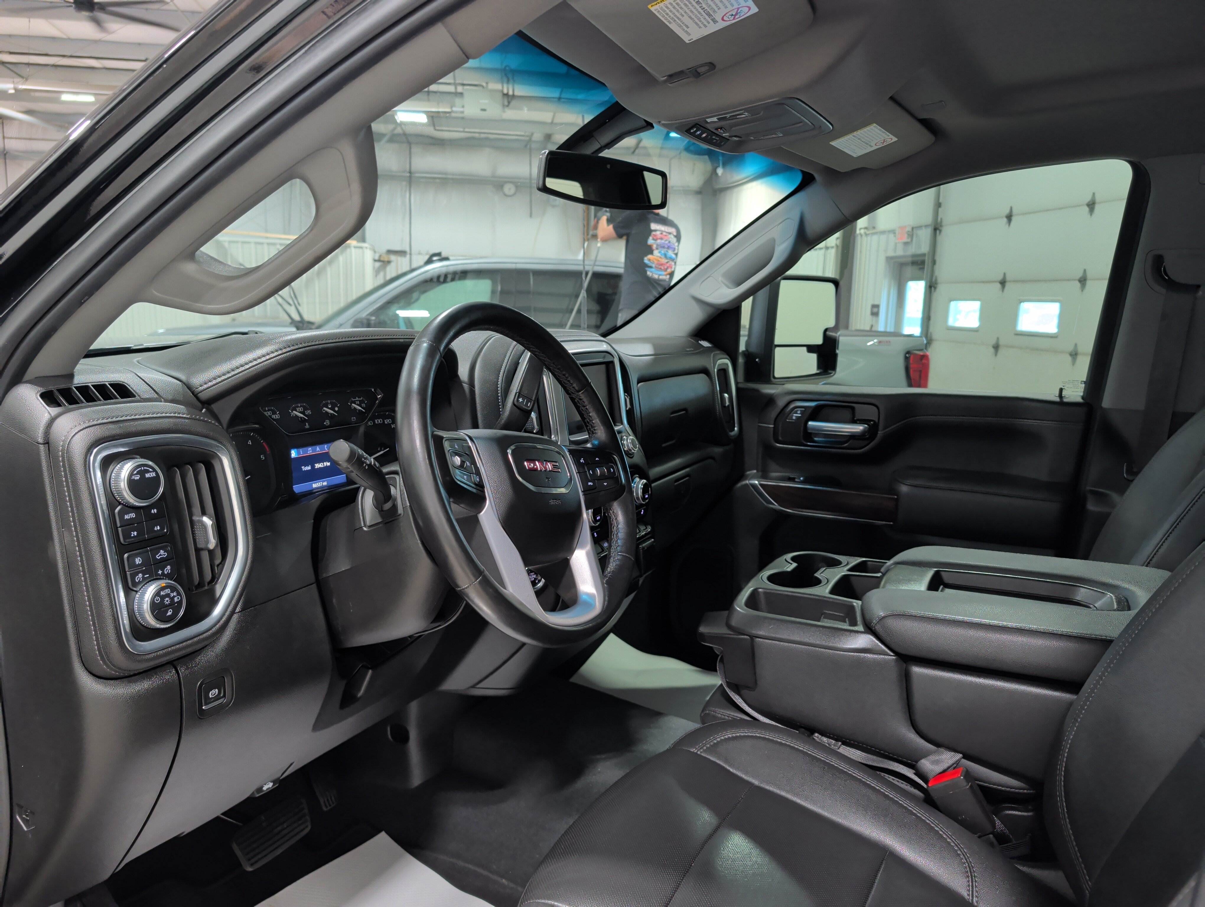 Used 2022 GMC Sierra 2500 SLT w/ X31 Off-Road Package AWD/4WD image 16