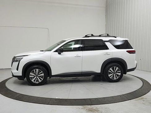 New 2026 Nissan Pathfinder SL FWD image 4