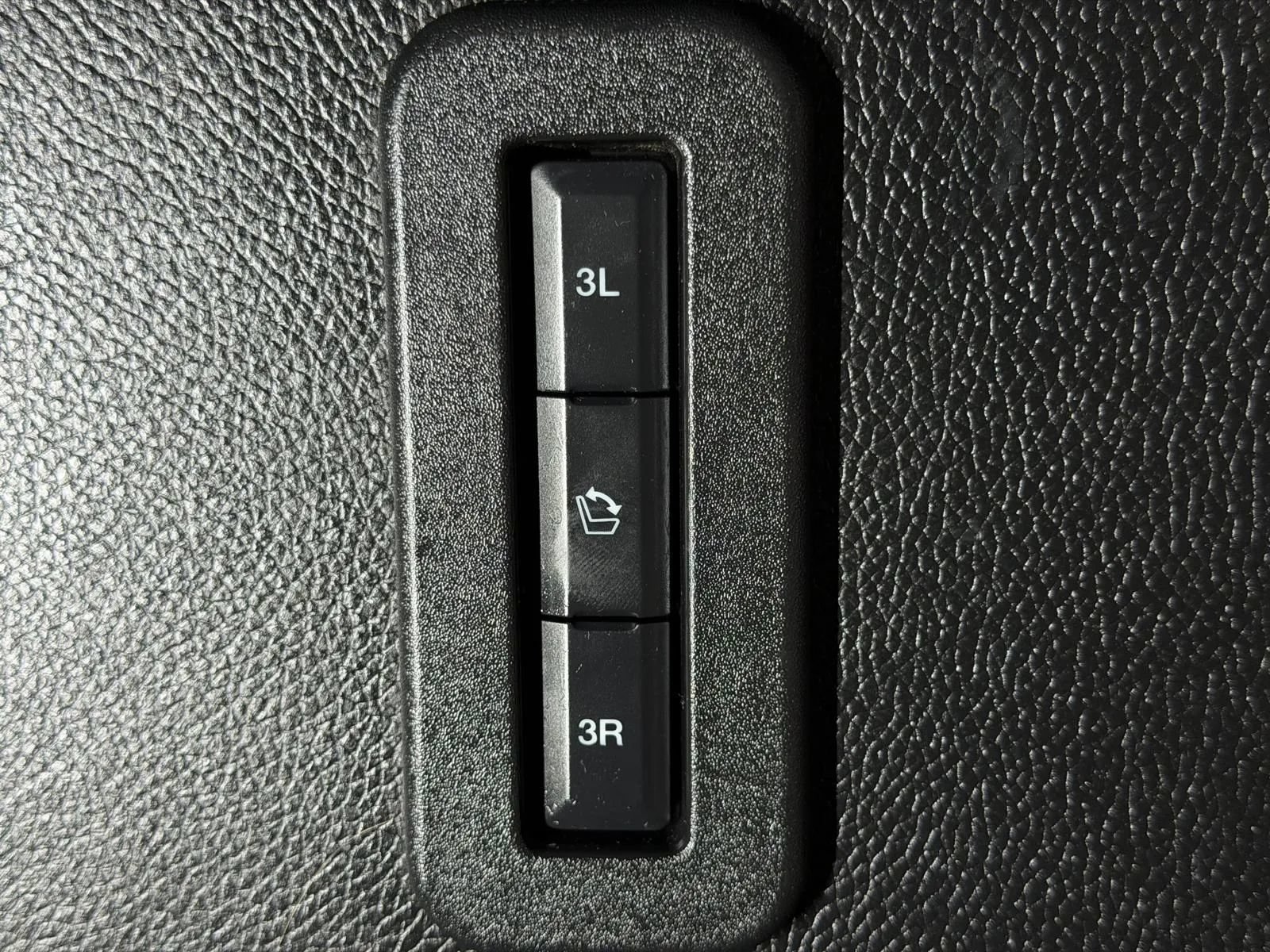 Used 2017 Ford Expedition EL Limited RWD image 16