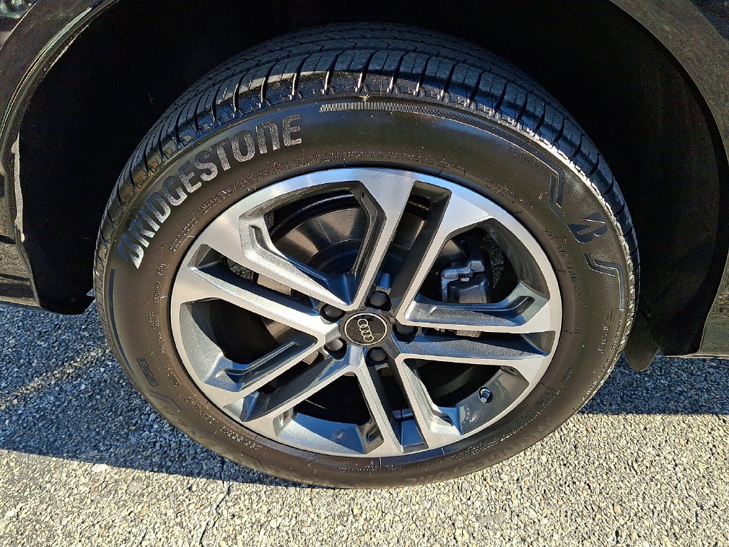Certified 2025 Audi Q5 Premium Plus w/ Premium Plus AWD/4WD image 8