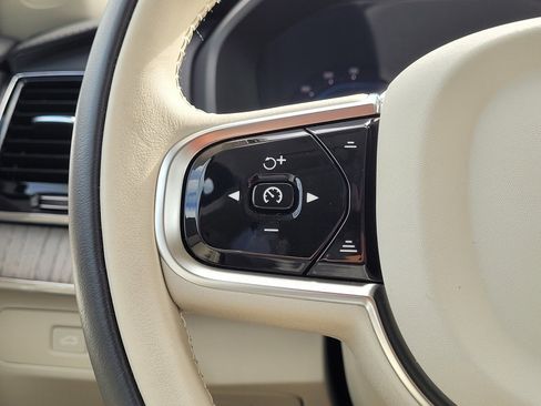 Certified 2025 Volvo XC90 T8 Ultra image 19