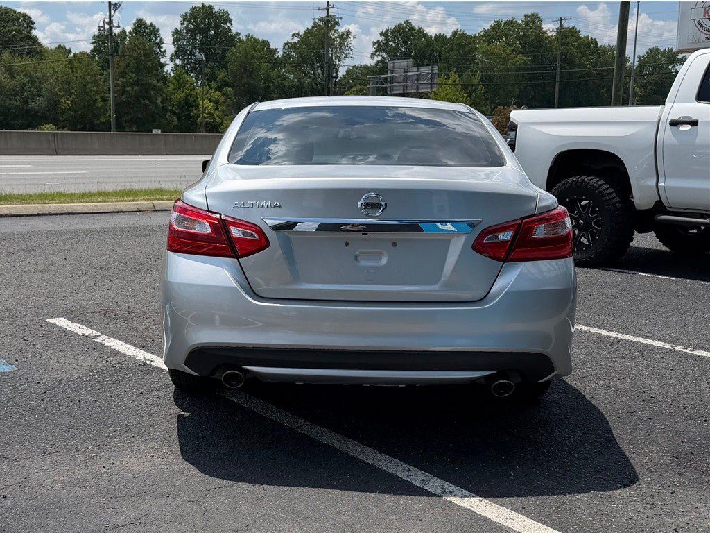 Used 2016 Nissan Altima 2.5 S w/ Power Driver Seat Package FWD image 4