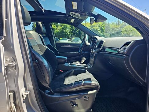 Used 2017 Jeep Grand Cherokee Trailhawk w/ Trailhawk Luxury Group AWD/4WD image 9