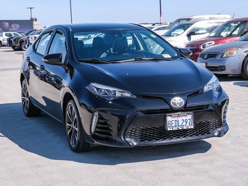 Used 2018 Toyota Corolla SE w/ Carpet Mat Package (TMS) FWD image 3